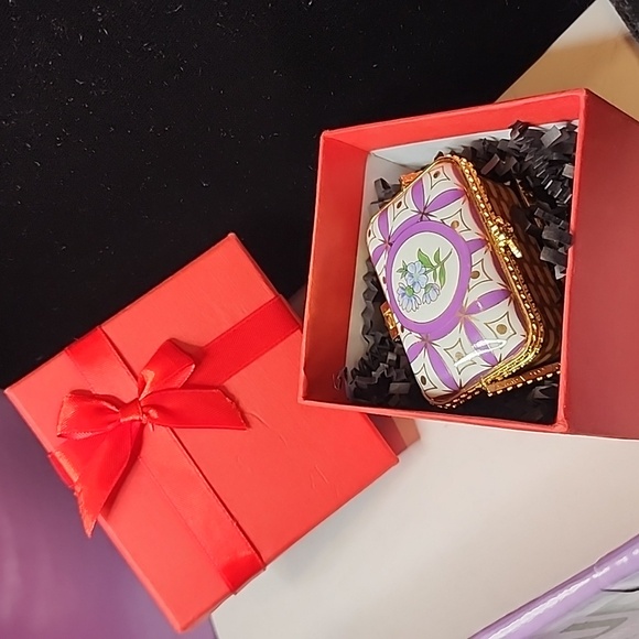 Ceramic Picnic Basket trinket box - Picture 9 of 9